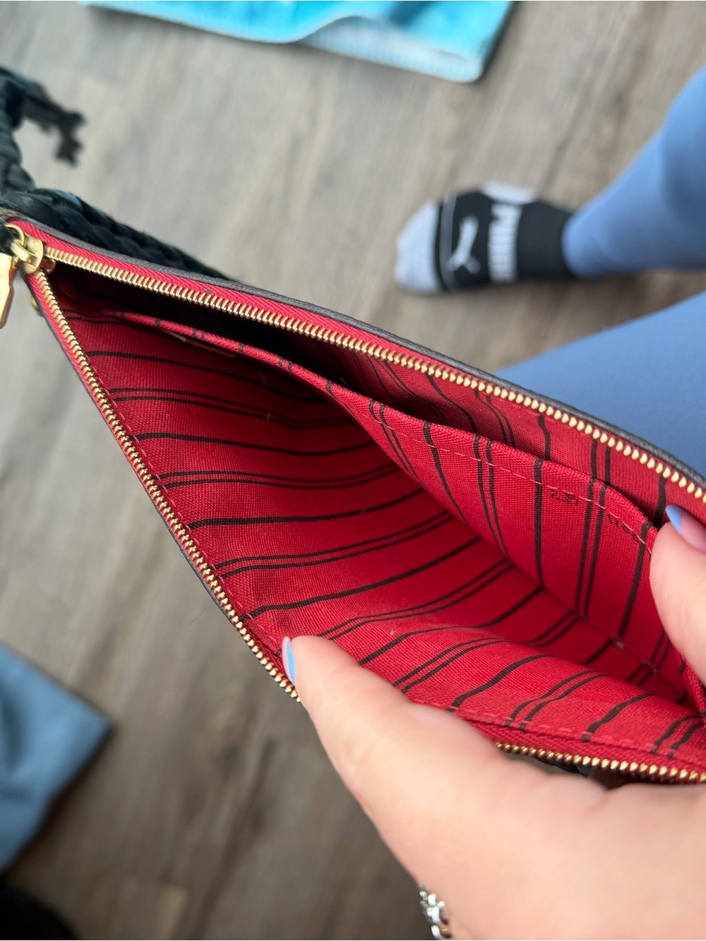 Louis Vuitton Monogram Crossbody with Black Braided Trim and Red Trim - Picture 5 of 9
